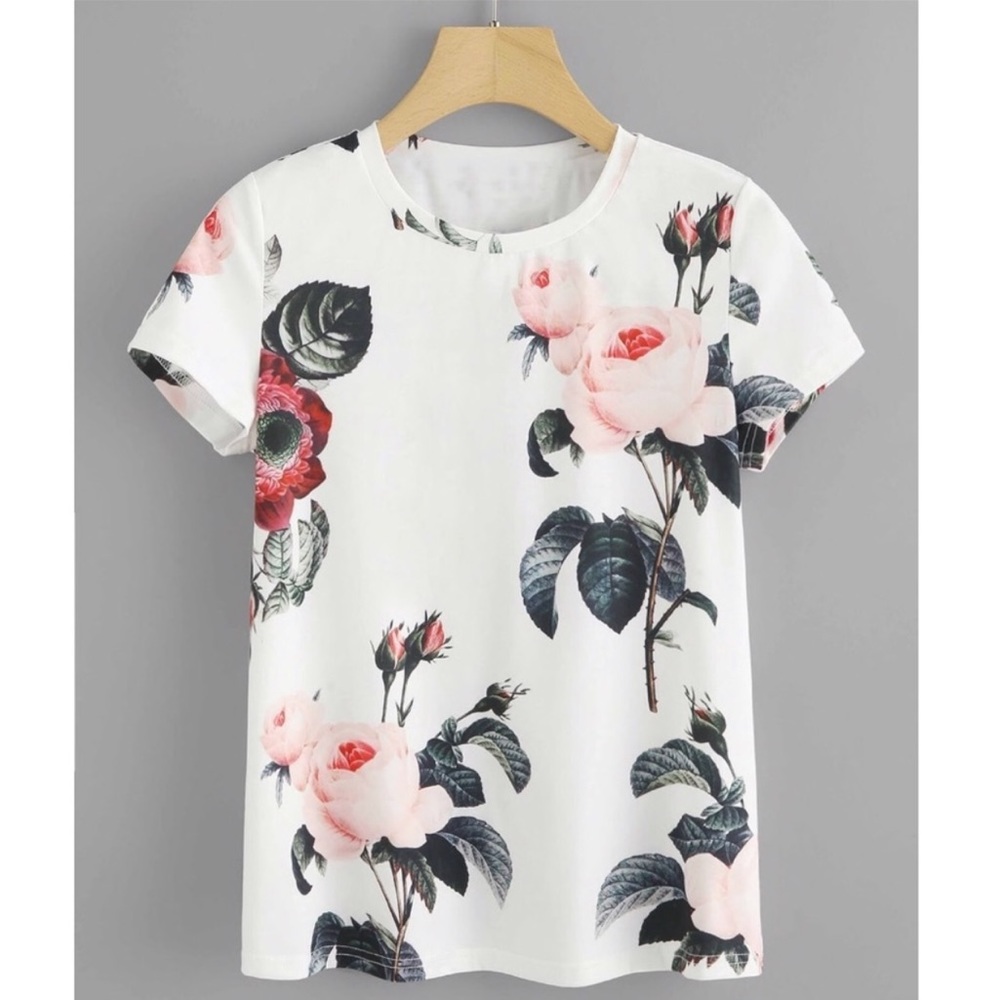 NWT floral tee!